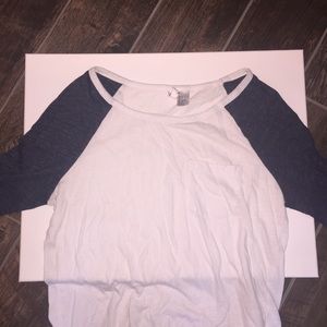 white and navy blue baseball tee